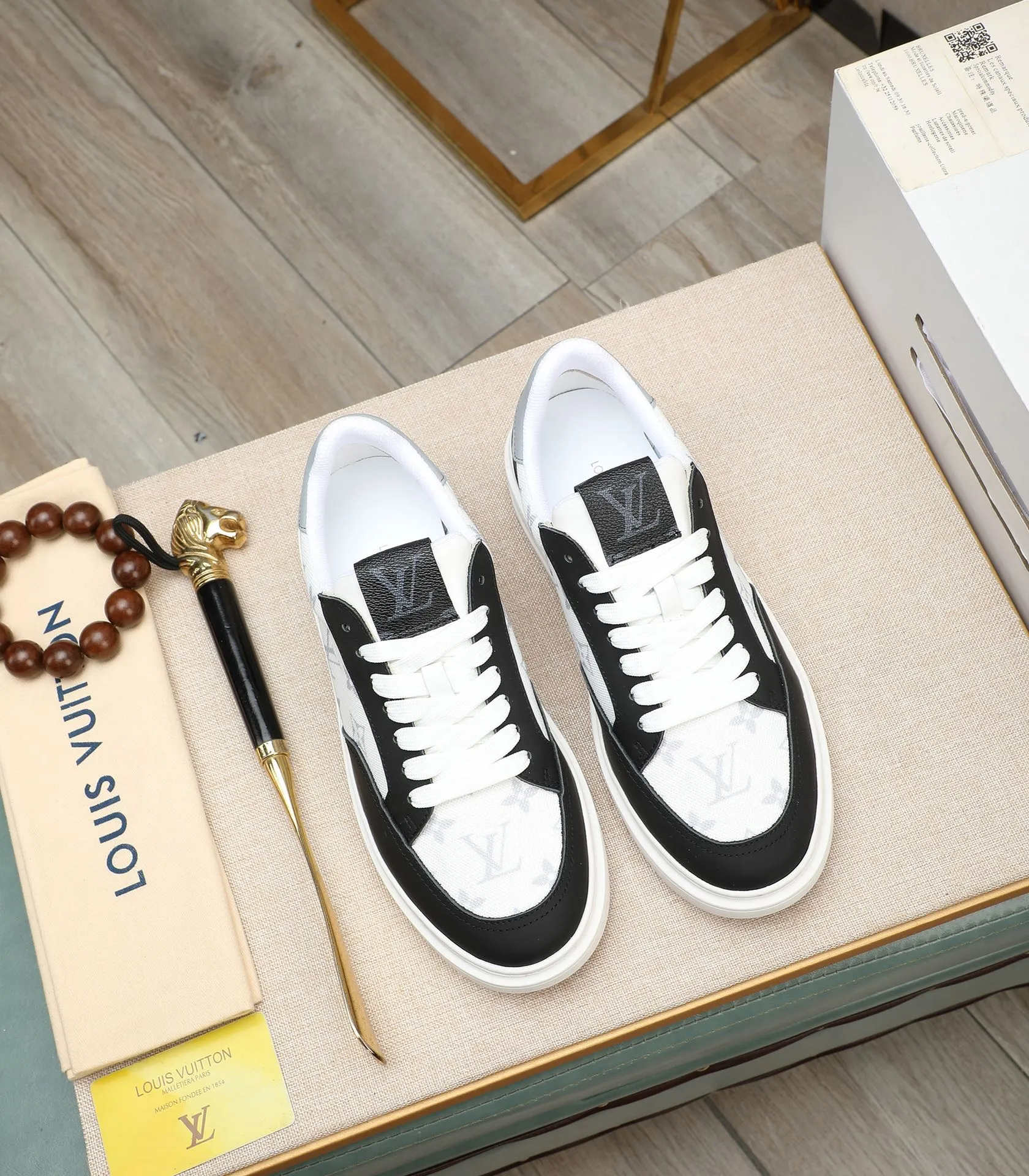 Men's shoes 💰540 💰(Niuli: full package) louis vuitton (Louis Vuitton/lv) top 🔍🔍 new models are on sale at the same time at the counter. The upper 🇮🇹 is imported from Italy, first-layer cowhide, and the lining is fully imported cowhide. 💪💪, completely 1⃣️ to 1 ⃣️Re-engraved🇮🇹💪💪, ⚠Sole: The original sole is specially provided by the original factory, the exclusive movable molded sole is super comfortable, ⚠The original factory follows the order, 🔍🔍high quality, you can enter and exit the counter at will, welcome to compare⚠. Code number:38-44